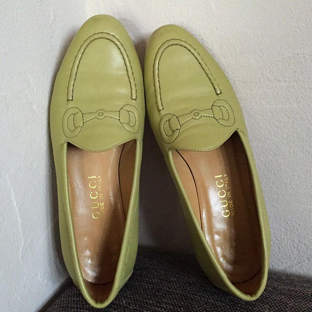 Gucci(グッチ)のmacxi様 アシンメトリークロスセット同梱 レディースの靴/シューズ(ローファー/革靴)の商品写真