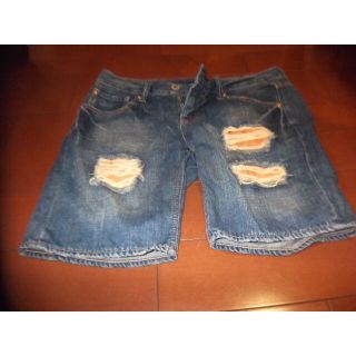 値下　レディース　ショートパンツ　ウエスト67　股下約２０cm　ダメージ加工