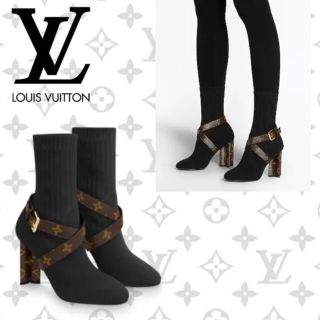 ルイヴィトン(LOUIS VUITTON)の《美品》正規品 ルイヴィトン (ハイヒール/パンプス)