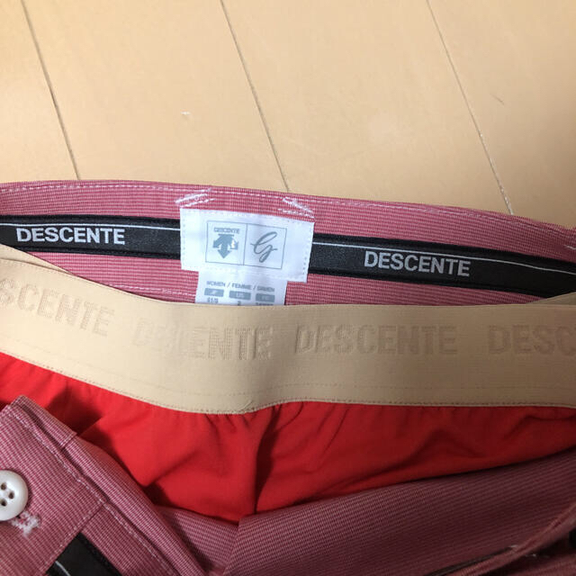DESCENTE(デサント)のDESCENTEレディース 韓国スカート  XSサイズ新品 スポーツ/アウトドアのゴルフ(ウエア)の商品写真