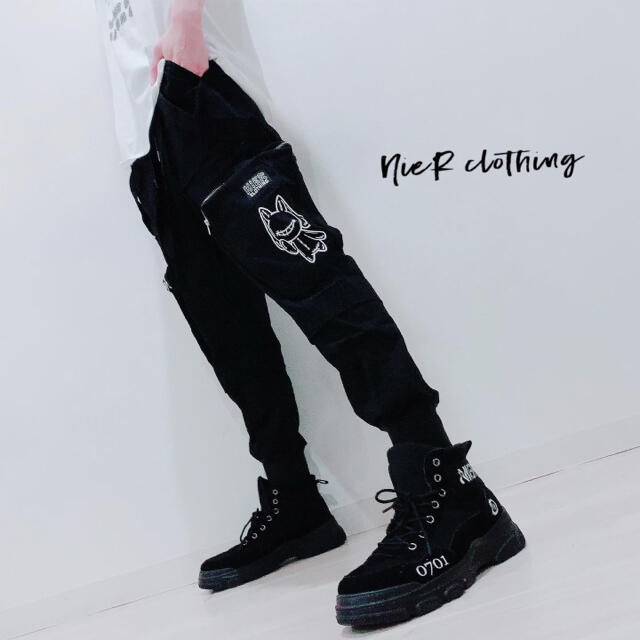 NieR 4POCKET BLACK PANTS 黒ジャガーパンツ 男女兼用 レディースのパンツ(カジュアルパンツ)の商品写真