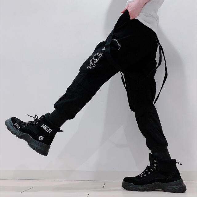 NieR 4POCKET BLACK PANTS 黒ジャガーパンツ 男女兼用 レディースのパンツ(カジュアルパンツ)の商品写真
