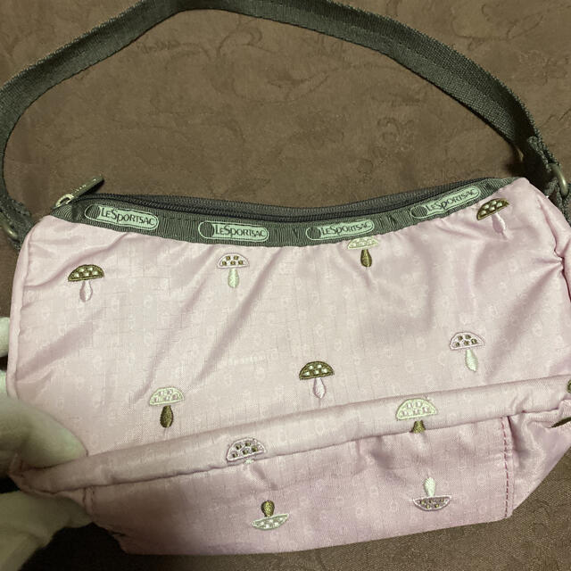 LeSportsac(レスポートサック)のレスポート　キノコ　刺繍　ミニバッグ レディースのバッグ(トートバッグ)の商品写真