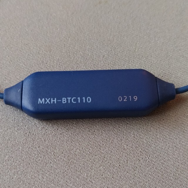 maxell(マクセル)の難あり　Bluetoothイヤホン　青　MXH-BTC110 maxell スマホ/家電/カメラのオーディオ機器(ヘッドフォン/イヤフォン)の商品写真