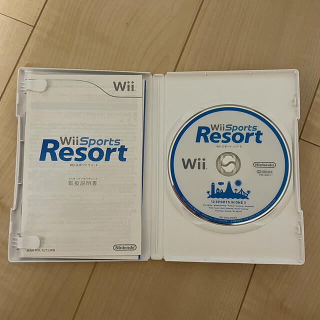 Wii(ウィー)のWii  Newスーパーマリオブラザーズ・Wii Sports Resort エンタメ/ホビーのゲームソフト/ゲーム機本体(家庭用ゲームソフト)の商品写真