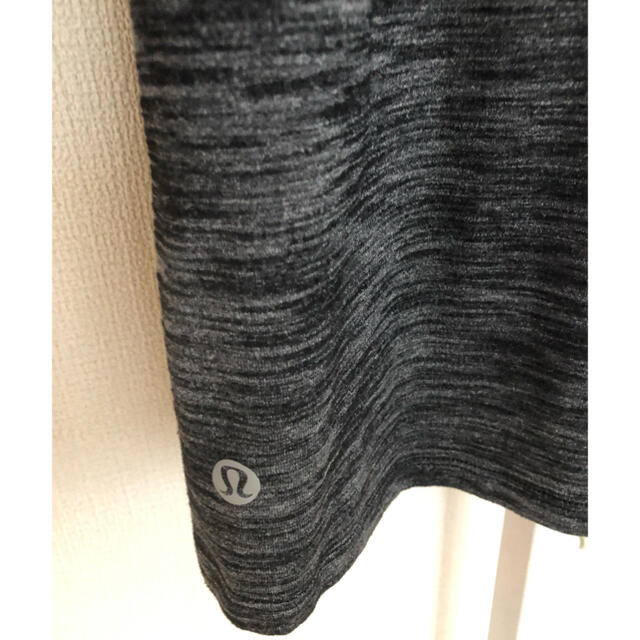 lululemon(ルルレモン)のlululemon ヨガレイヤードTシャツ　4(S〜M)美品送料込 スポーツ/アウトドアのトレーニング/エクササイズ(ヨガ)の商品写真