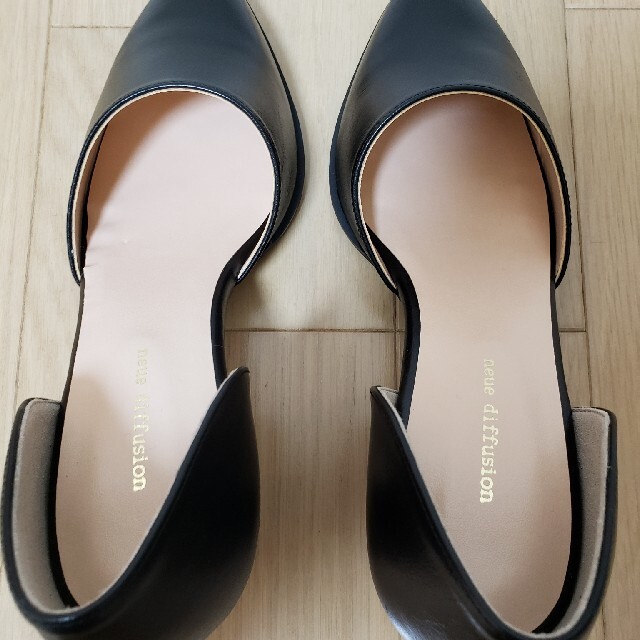 【新品/本革】neue diffusion　ブラックヒール靴 レディースの靴/シューズ(ハイヒール/パンプス)の商品写真