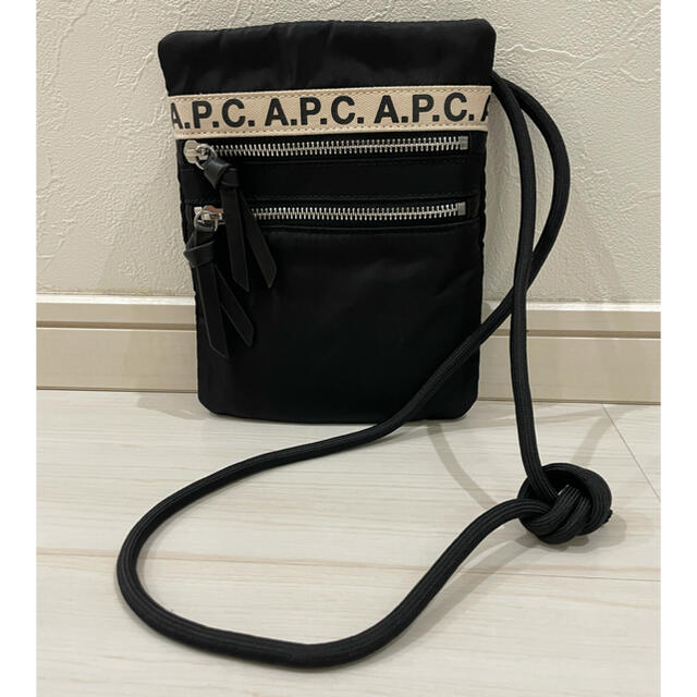 A.P.C.サコッシュ　ショルダーバッグ