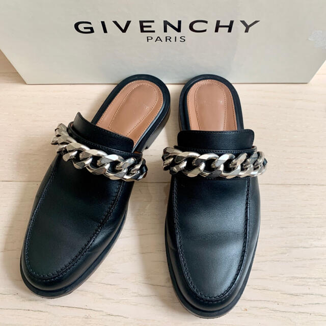 GIVENCHY(ジバンシィ)の値下✨GIVENCHYジバンシーチェーンレザー サンダル レディースの靴/シューズ(サンダル)の商品写真