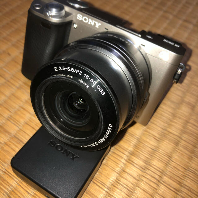 SONY(ソニー)のSONY α6000 ダブルズームキット ミラーレス一眼 スマホ/家電/カメラのカメラ(ミラーレス一眼)の商品写真