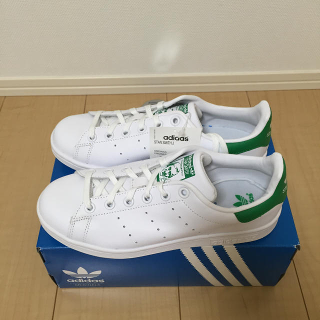 adidas(アディダス)の新品23.5cm アディダス スタンスミス レディースの靴/シューズ(スニーカー)の商品写真