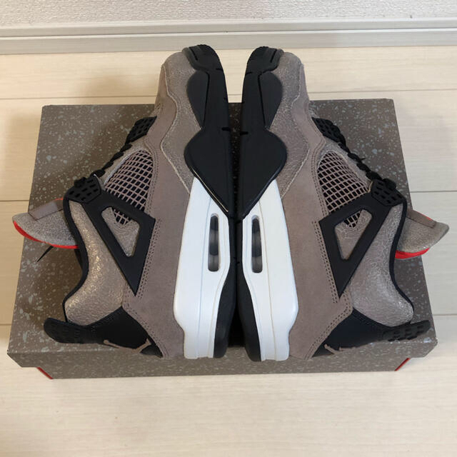 NIKE AIR JORDAN 4 Taupe Haze 3