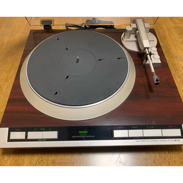 DENON(デノン)のDENONフルオートレコードプレーヤーDP-51F ジャンク品 スマホ/家電/カメラのオーディオ機器(その他)の商品写真