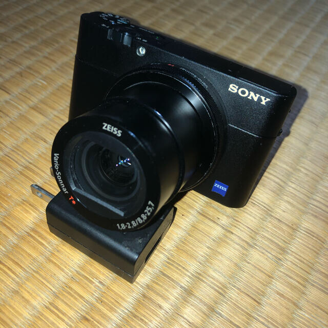 SONY(ソニー)のSONY Cyber Shot RX100 M5 スマホ/家電/カメラのカメラ(コンパクトデジタルカメラ)の商品写真