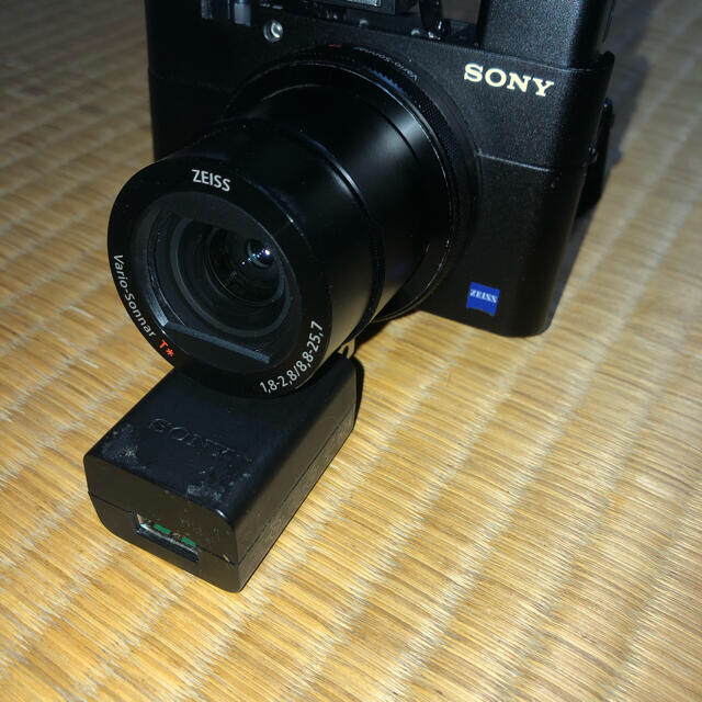 SONY(ソニー)のSONY Cyber Shot RX100 M5 スマホ/家電/カメラのカメラ(コンパクトデジタルカメラ)の商品写真