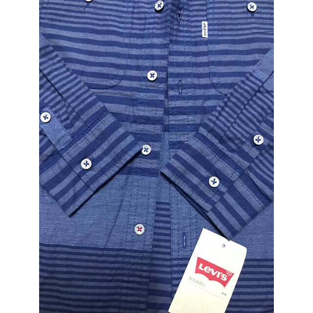 Levi's(リーバイス)のリーバイス　トップス　シャツ　パーカー　フード付き　６歳　新品 キッズ/ベビー/マタニティのキッズ服男の子用(90cm~)(Tシャツ/カットソー)の商品写真