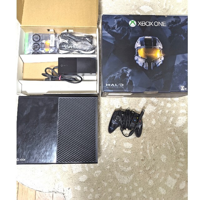 Xbox(エックスボックス)のXbox one　エックスボックスワン　本体&コントローラー　500GB エンタメ/ホビーのゲームソフト/ゲーム機本体(家庭用ゲーム機本体)の商品写真