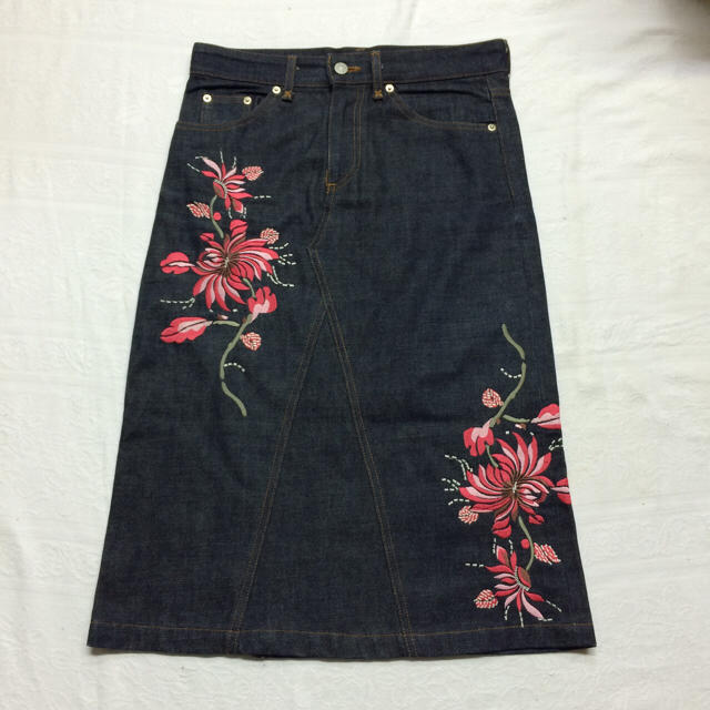 LG MARKET デニム スカート 刺繍入り M | フリマアプリ ラクマ