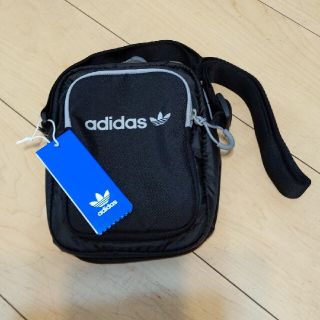 アディダス(adidas)のアディダスオリジナルス　ショルダーバッグ(ショルダーバッグ)