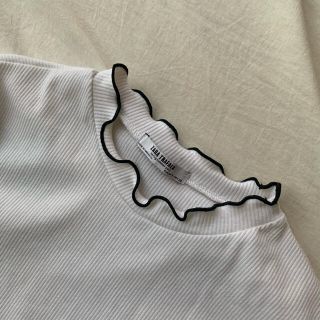 ザラ(ZARA)の🌼🌼最終値下げ早い者勝ち🌼🌼ZARA クロップド　トップス(Tシャツ(半袖/袖なし))