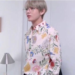 BTS テヒョン着用　H\u0026Mシャツ