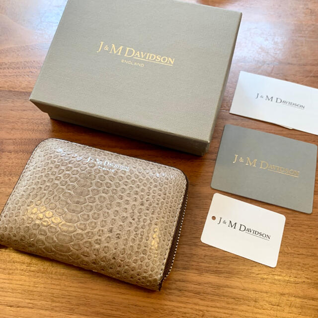 J&M DAVIDSON(ジェイアンドエムデヴィッドソン)の値下✨ J&M Davidsonジェイアンドエムデヴィッドソンパイソングレージュ レディースのファッション小物(財布)の商品写真