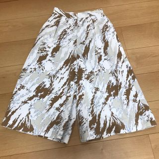 ジャスグリッティー(JUSGLITTY)のジャスグリッティ　ガウチョパンツ(カジュアルパンツ)