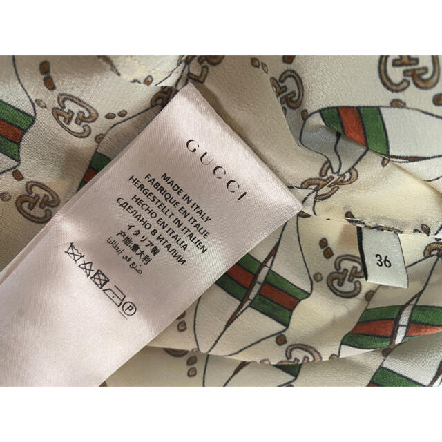 Gucci(グッチ)のgucci シルク　ブラウス　GG リボン　新品 レディースのトップス(シャツ/ブラウス(長袖/七分))の商品写真
