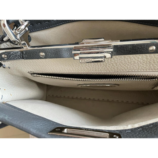 FENDI(フェンディ)のピーカブー  セレリア  ダークグレー　レギュラー レディースのバッグ(ハンドバッグ)の商品写真