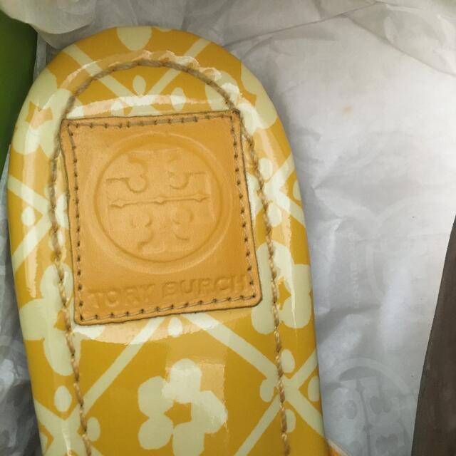 Tory Burch(トリーバーチ)のトリーバーチ　25.5cm  (サイズ9) 黄色サンダル レディースの靴/シューズ(サンダル)の商品写真