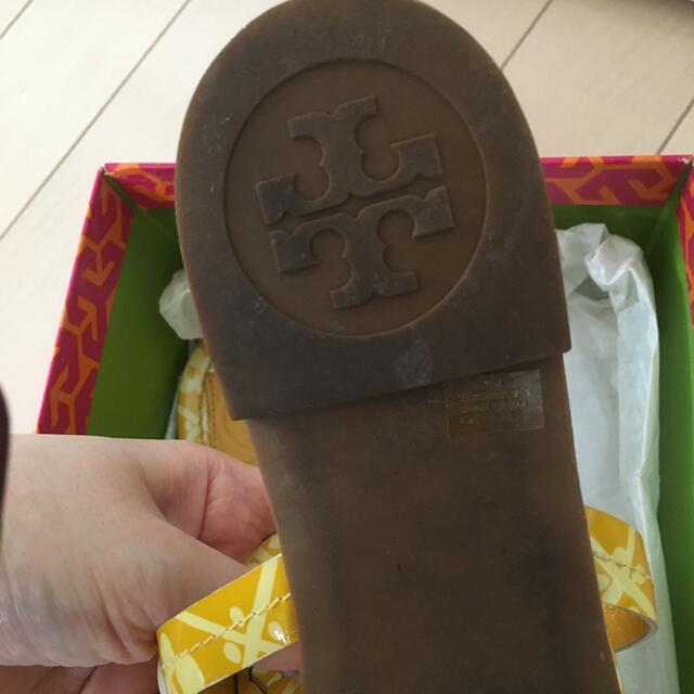 Tory Burch(トリーバーチ)のトリーバーチ　25.5cm  (サイズ9) 黄色サンダル レディースの靴/シューズ(サンダル)の商品写真