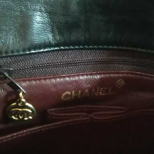 CHANEL(シャネル)のカメリア様 レディースのバッグ(ショルダーバッグ)の商品写真