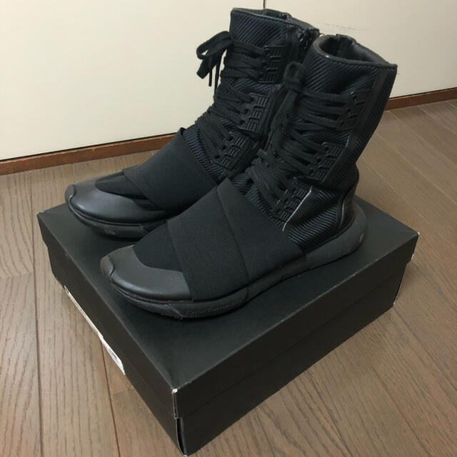 Y-3(ワイスリー)のY-3 QASA BOOT メンズの靴/シューズ(スニーカー)の商品写真