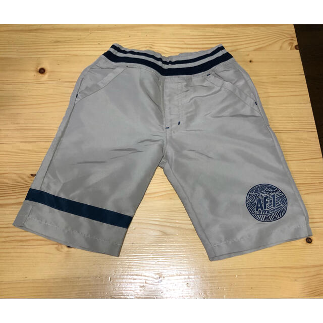 NIKE(ナイキ)のNIKE ハーフパンツ　130 キッズ/ベビー/マタニティのキッズ服男の子用(90cm~)(パンツ/スパッツ)の商品写真