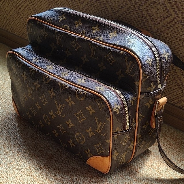 LOUIS VUITTON(ルイヴィトン)のルイヴィトン　ナイル　ショルダーバッグ レディースのバッグ(ショルダーバッグ)の商品写真