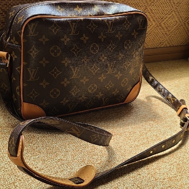 LOUIS VUITTON(ルイヴィトン)のルイヴィトン　ナイル　ショルダーバッグ レディースのバッグ(ショルダーバッグ)の商品写真