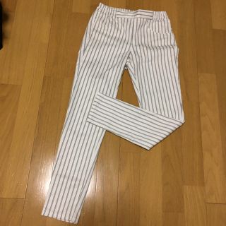 ジーユー(GU)のGU ストライプクロップドレギンスパンツ 美品(クロップドパンツ)