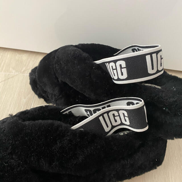 ugg ファーサンダル