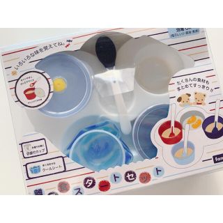 ファミリア(familiar)の新品 未使用 familiar 離乳食セット♡(離乳食器セット)