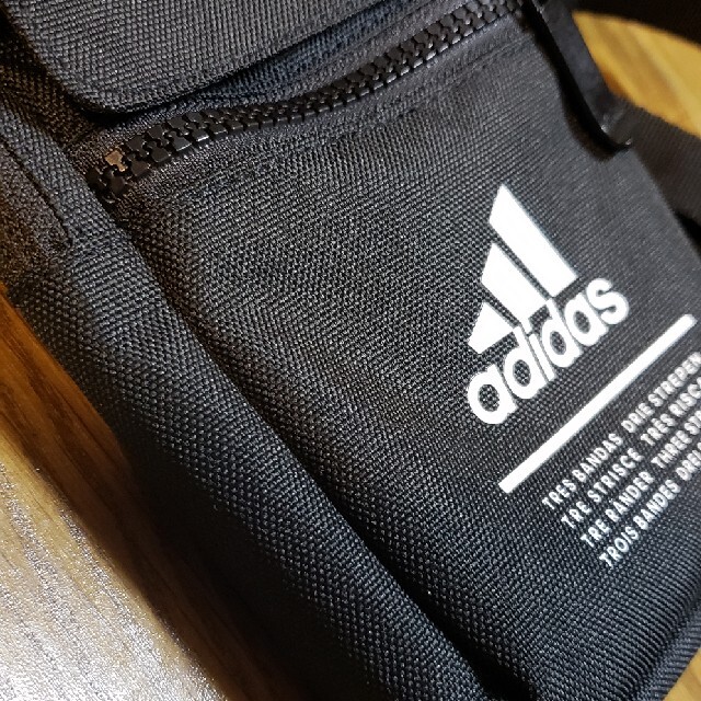 adidas(アディダス)のアディダス　ショルダーバッグ　最終 レディースのバッグ(ショルダーバッグ)の商品写真