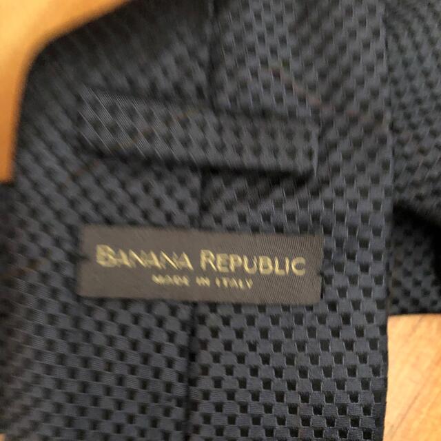 Banana Republic(バナナリパブリック)の超美品！イタリア製　バナナリパブリックブラックネクタイ メンズのファッション小物(ネクタイ)の商品写真