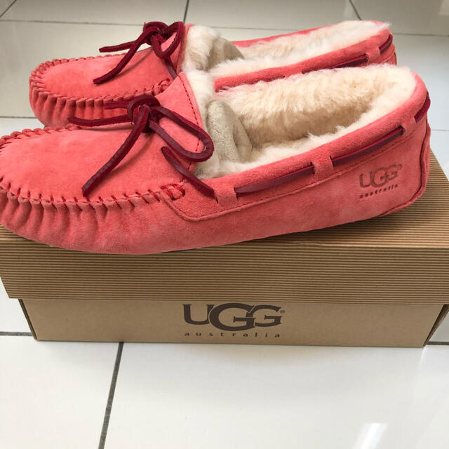 UGG(アグ)のUGG W DAKOTA アグ ダコタ 直営店購入品 完売レアカラー 新品未使用 レディースの靴/シューズ(スリッポン/モカシン)の商品写真