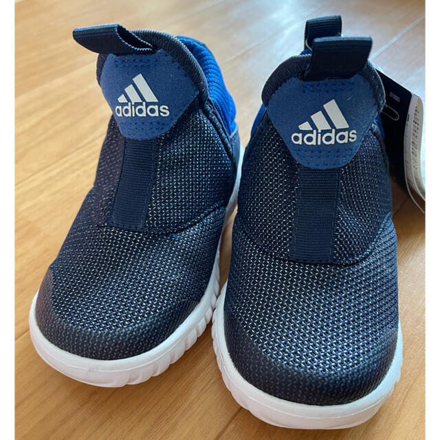 adidas(アディダス)のadidas アディダス　スニーカー　13センチ　新品　未使用 キッズ/ベビー/マタニティのベビー靴/シューズ(~14cm)(スニーカー)の商品写真