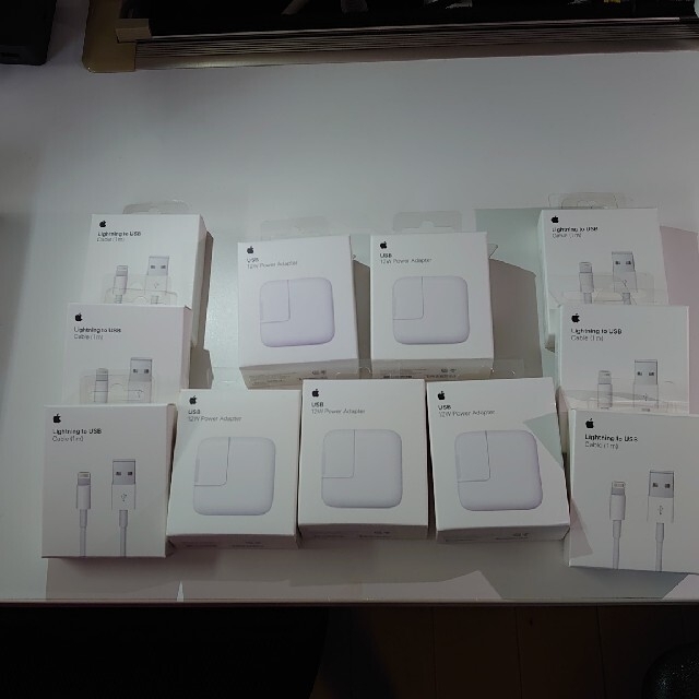 Apple(アップル)の12W Apple Power Adapter 5個セット(純正ケーブル付き) スマホ/家電/カメラのスマートフォン/携帯電話(バッテリー/充電器)の商品写真