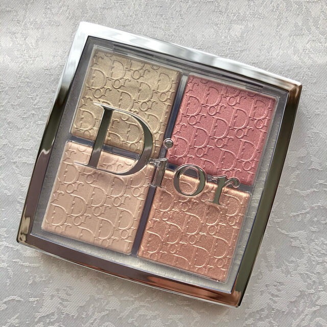 Christian Dior(クリスチャンディオール)のDior ディオール　バックステージフェイスグロウパレット004 ローズゴールド コスメ/美容のベースメイク/化粧品(フェイスパウダー)の商品写真