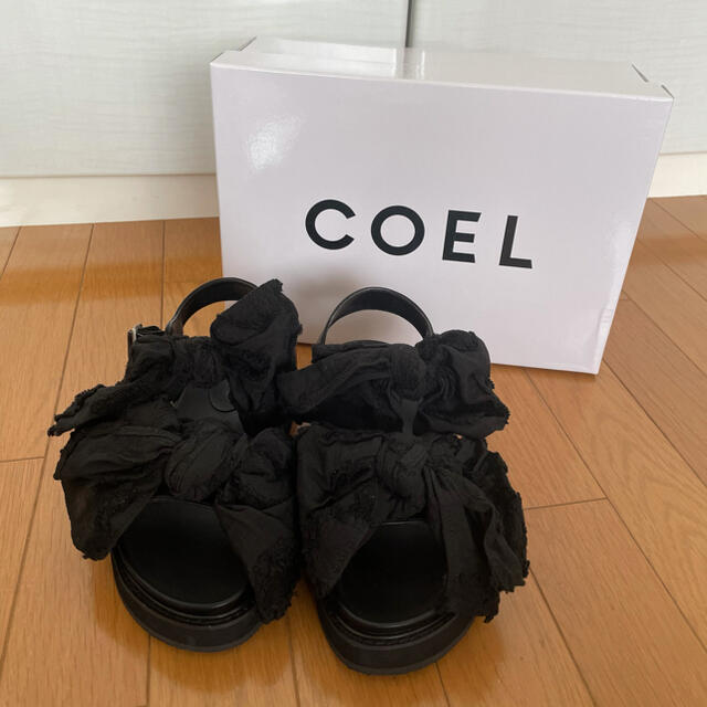 ☆新品☆COEL コエル　ビッグリボンサンダル　黒　S 22.5cm ブラック レディースの靴/シューズ(サンダル)の商品写真