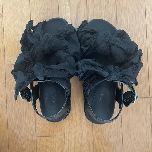 ☆新品☆COEL コエル　ビッグリボンサンダル　黒　S 22.5cm ブラック レディースの靴/シューズ(サンダル)の商品写真