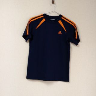 アディダス(adidas)のTシャツ(Tシャツ/カットソー)