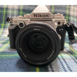ニコン(Nikon)のNikon Dfシルバー　レンズキット(デジタル一眼)