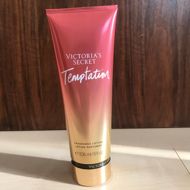 Victoria's Secret(ヴィクトリアズシークレット)の【お値下げ中】ヴィクトリアズシークレット ボディクリーム 236ml コスメ/美容のボディケア(ボディクリーム)の商品写真